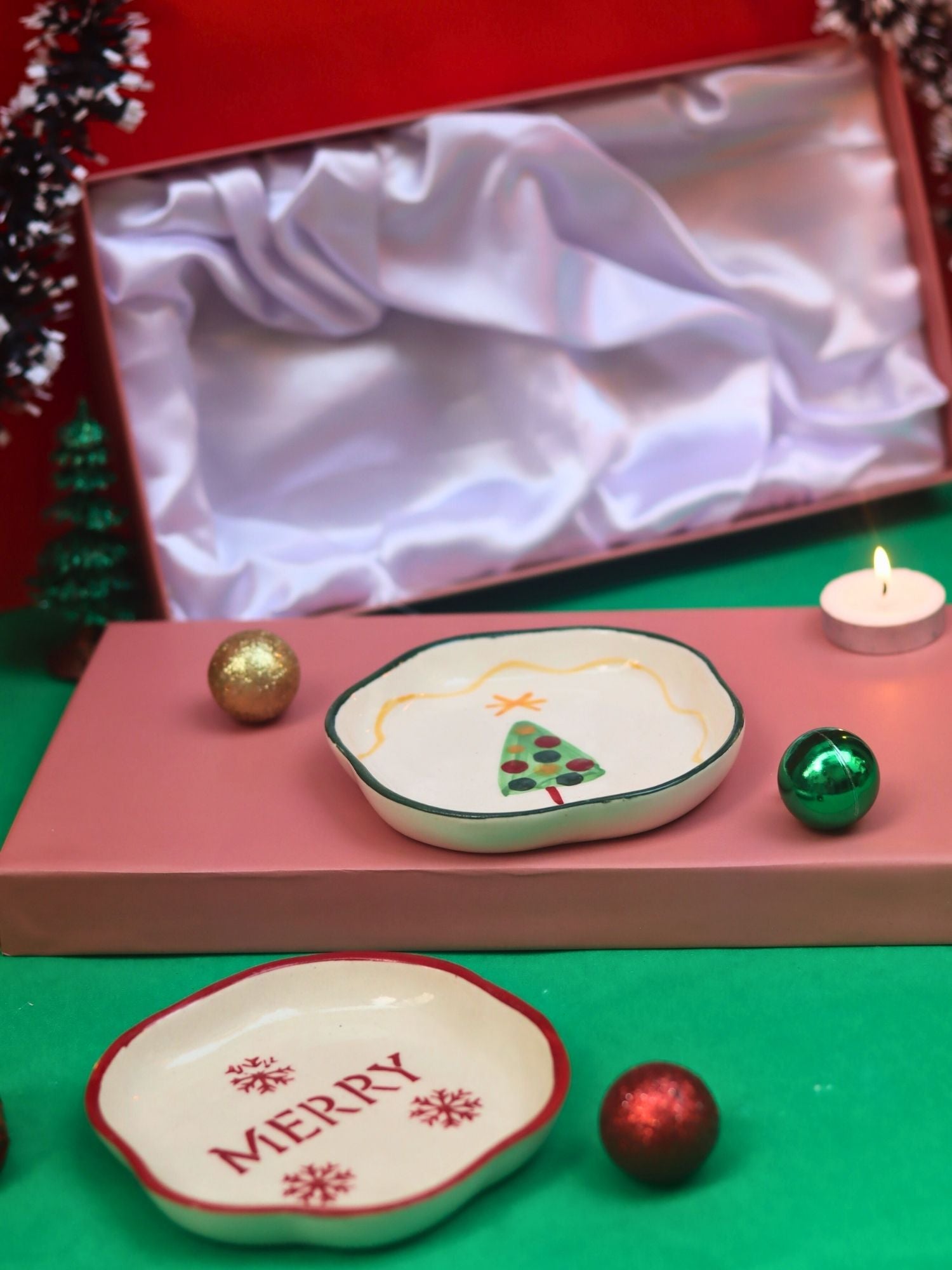 Lead free The Xmas & Merry Handmade Dessert plate in a Gift Box