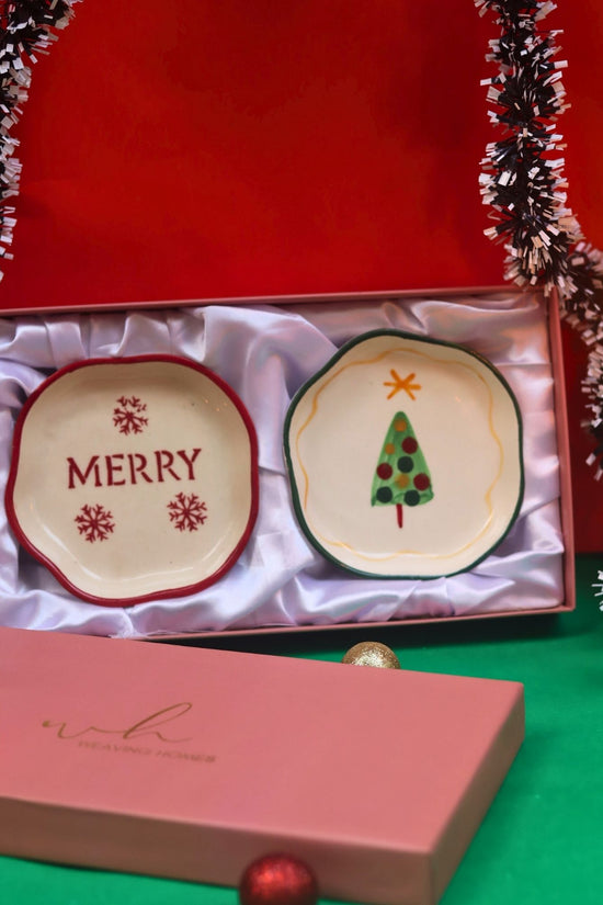 The Xmas & Merry Handmade Dessert plate in a Gift Box with premium quality material
