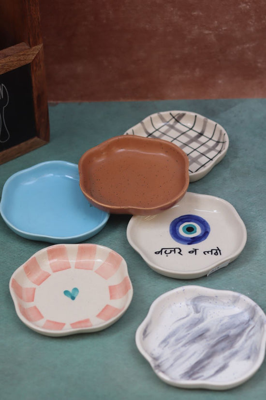 Set of 6 White & Blue Dessert Plates (for the price of 5)