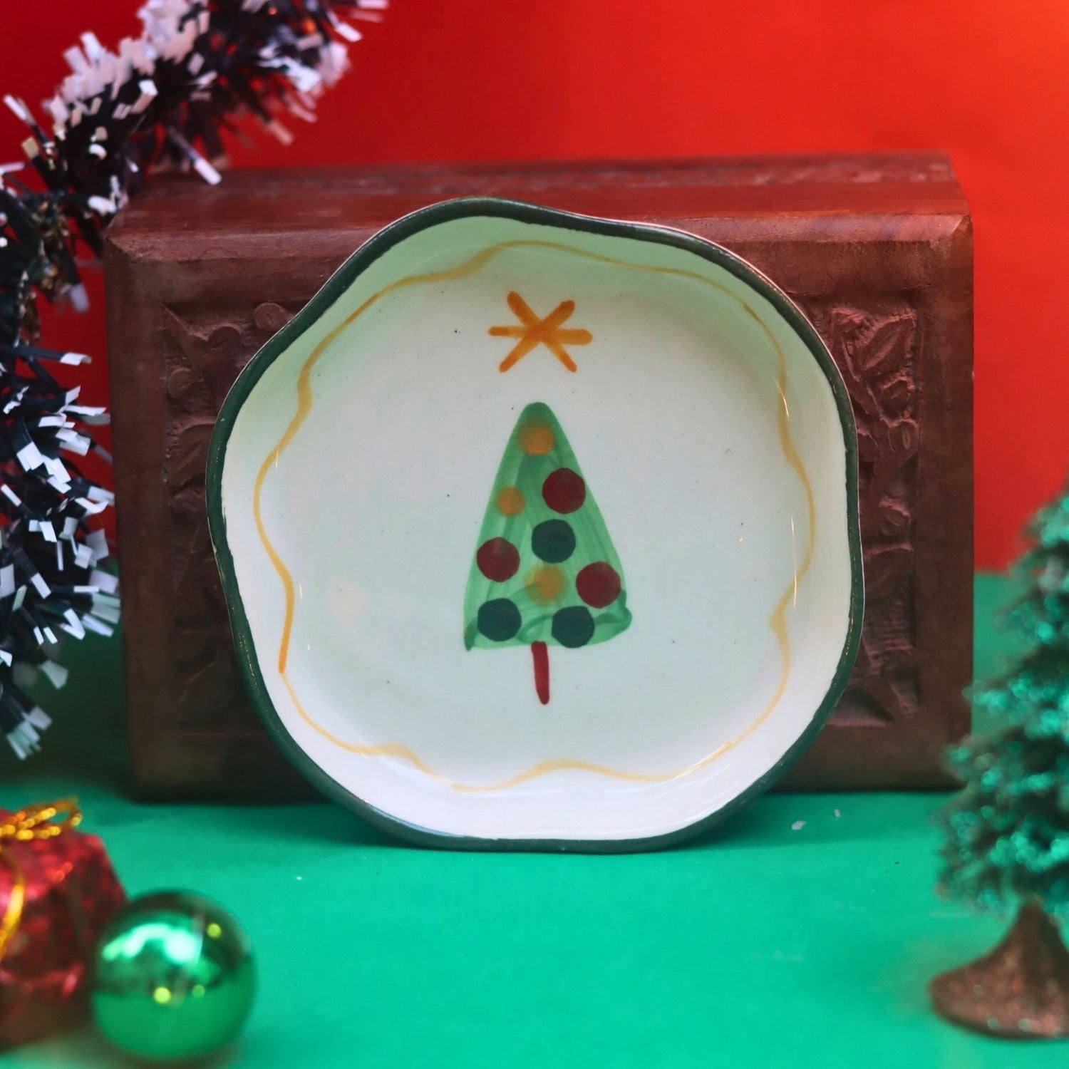 The Xmas Dessert Plate microwave safe