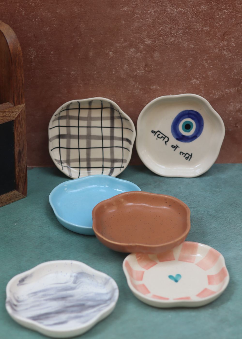 Set of 6 White & Blue Dessert Plates (for the price of 5)