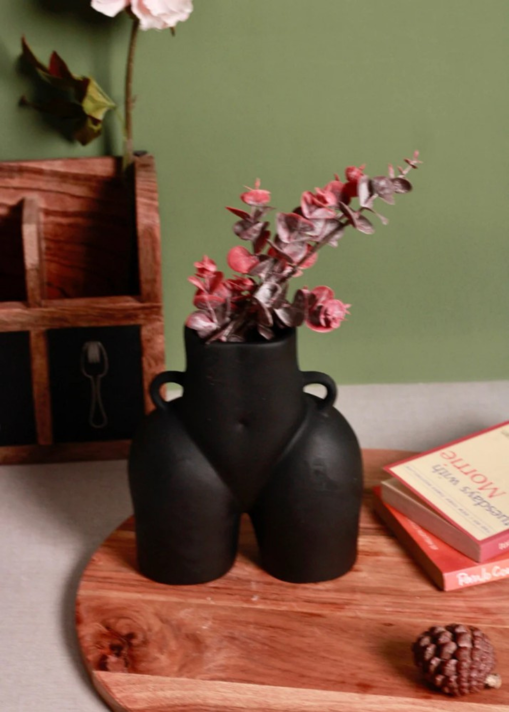 black body vase made by pure ceramic 