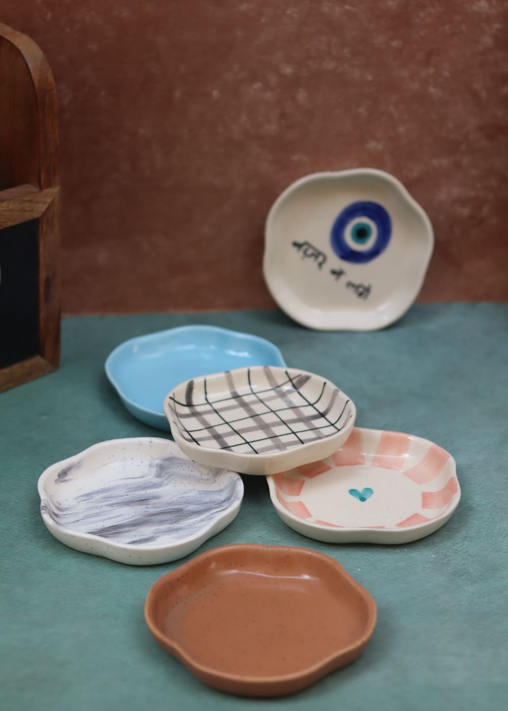 Set of 6 White & Blue Dessert Plates (for the price of 5)