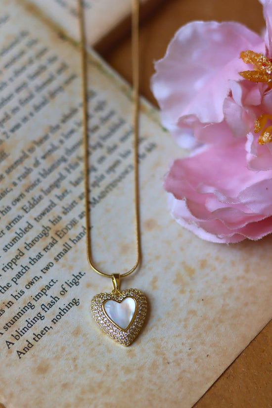 anti tarnish Pearly Heart Necklace 