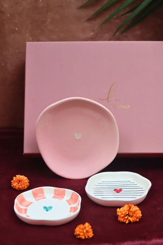 The Heart of Joy Luxe Gift Hamper made by ceramic