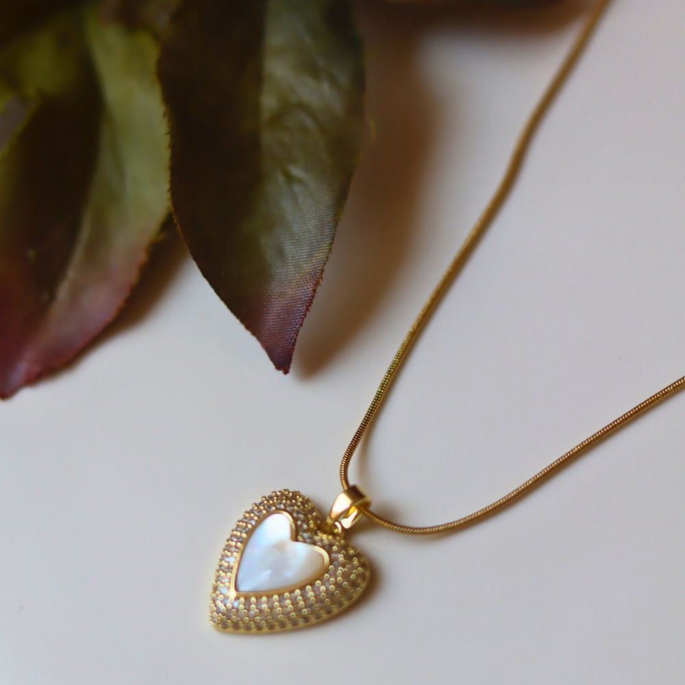 waterproof Pearly Heart Necklace
