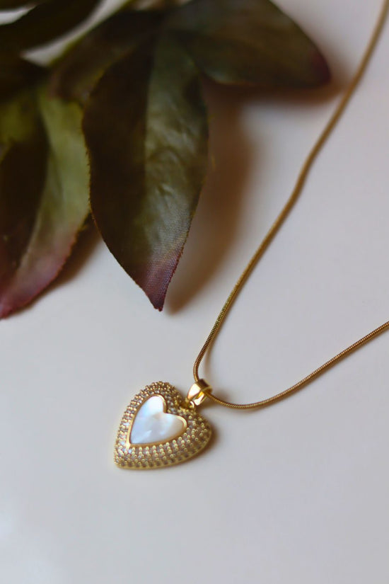 waterproof Pearly Heart Necklace