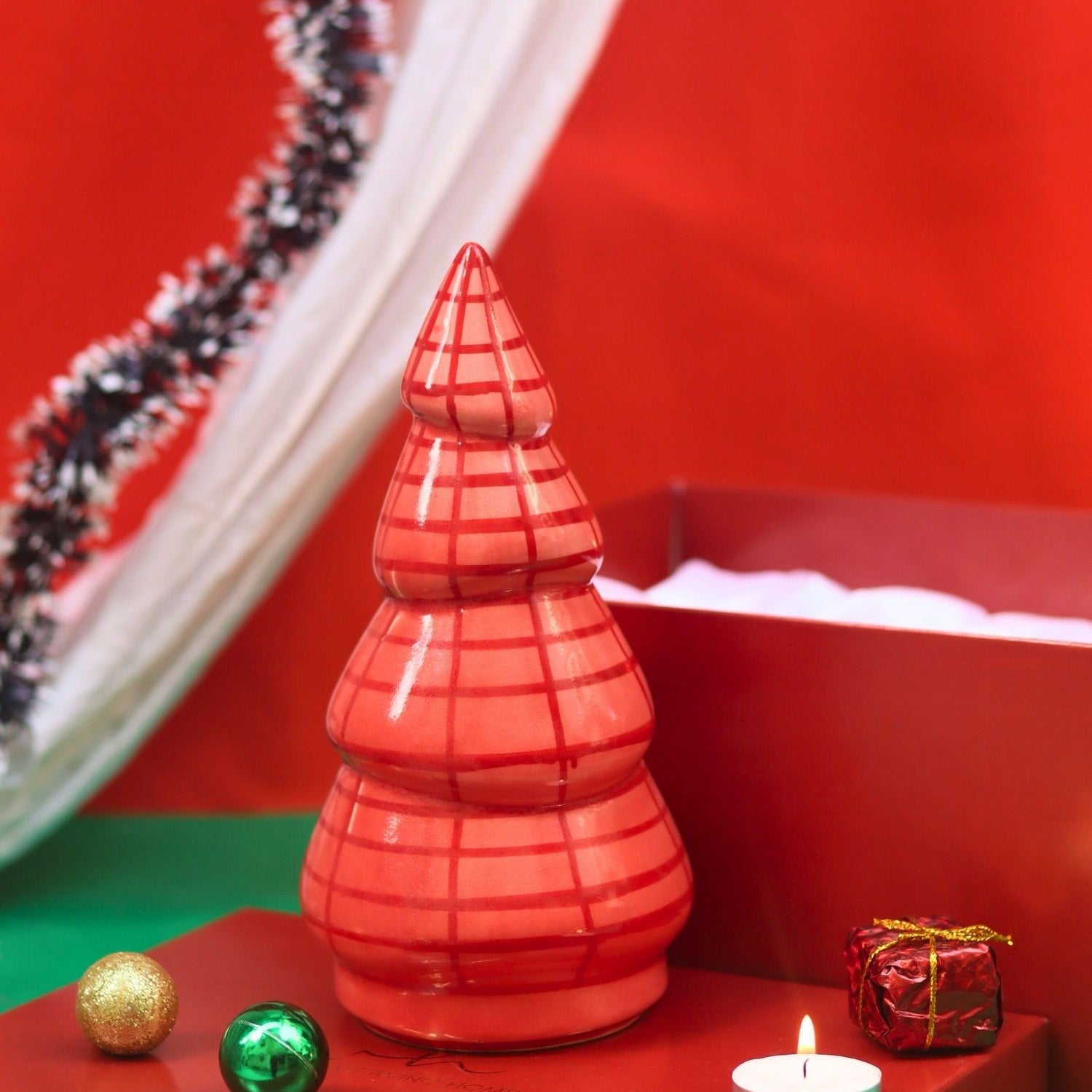 Lea free Blush Pink Christmas tree in a Gift Box