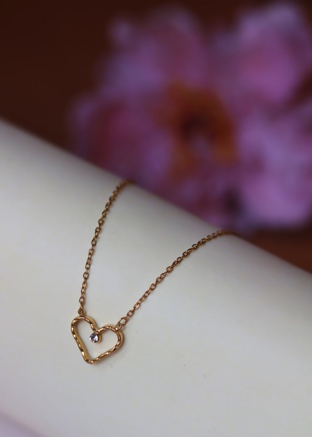 hypoallergic  Heartstone Necklace 