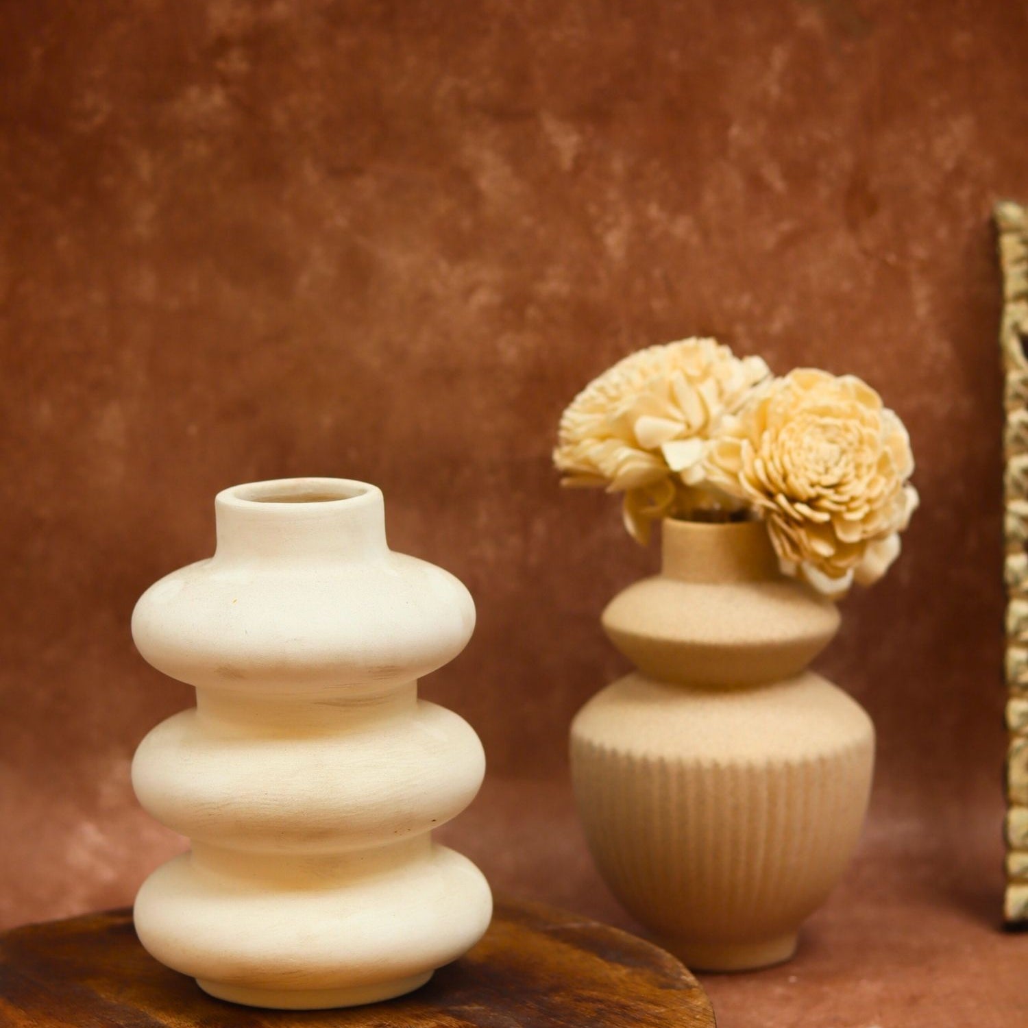 Isola & Sanded Moulded Vase combo made by ceramic