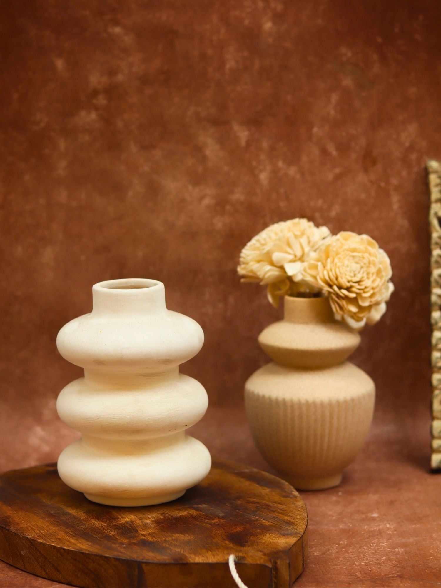 Isola & Sanded Moulded Vase combo made by ceramic