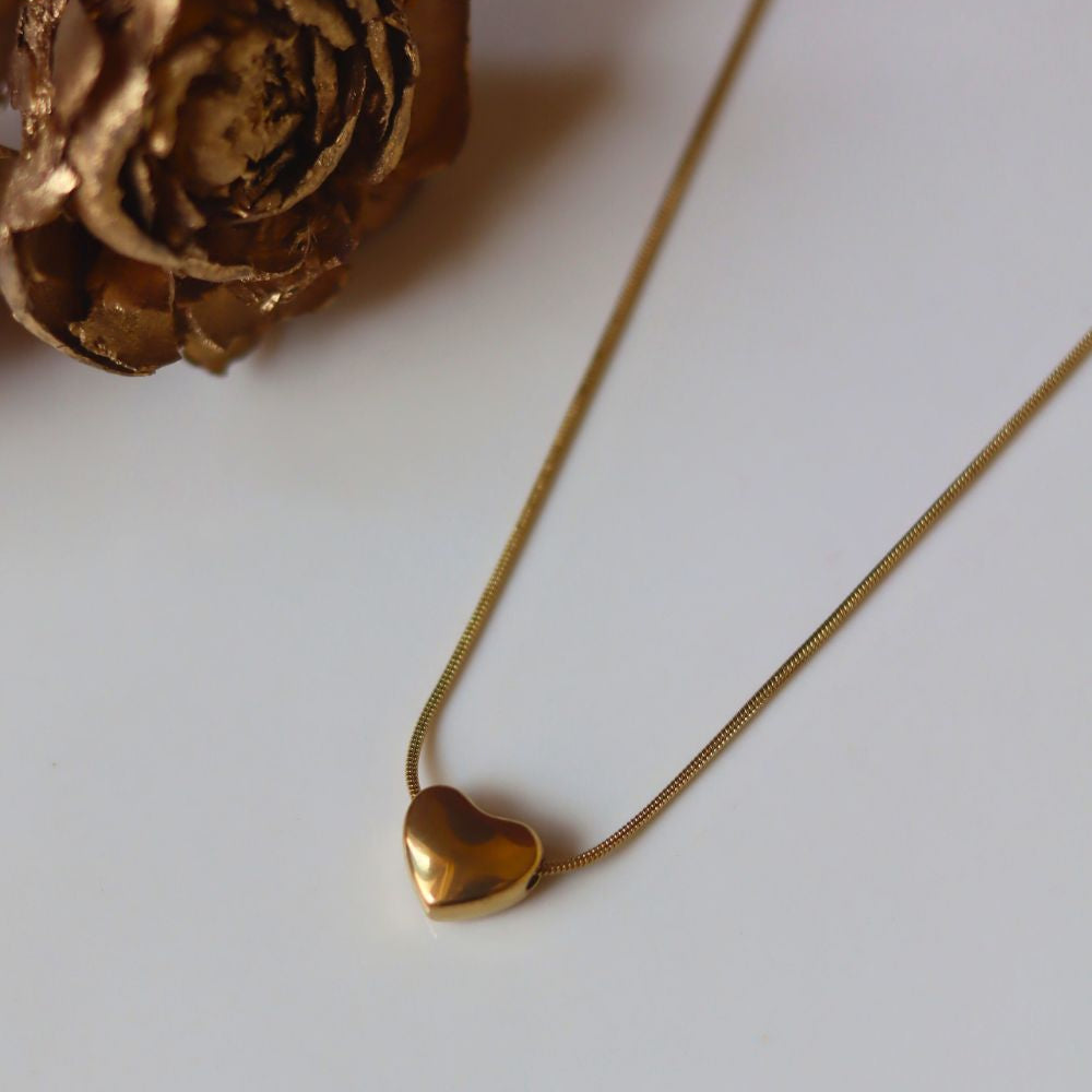 Hypoallergic Minimal Heart Necklace