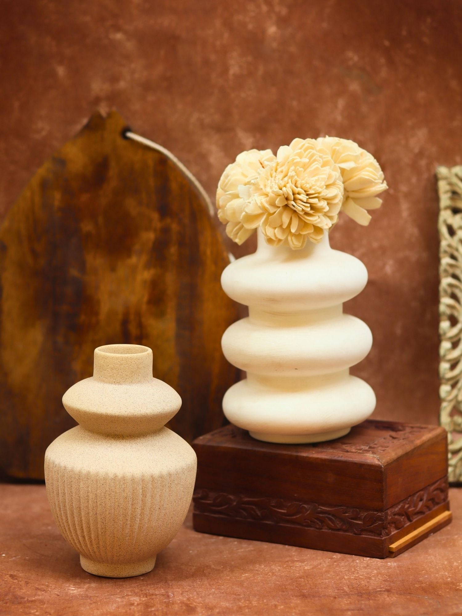 Isola & Sanded Moulded Vase combo with premium quality material