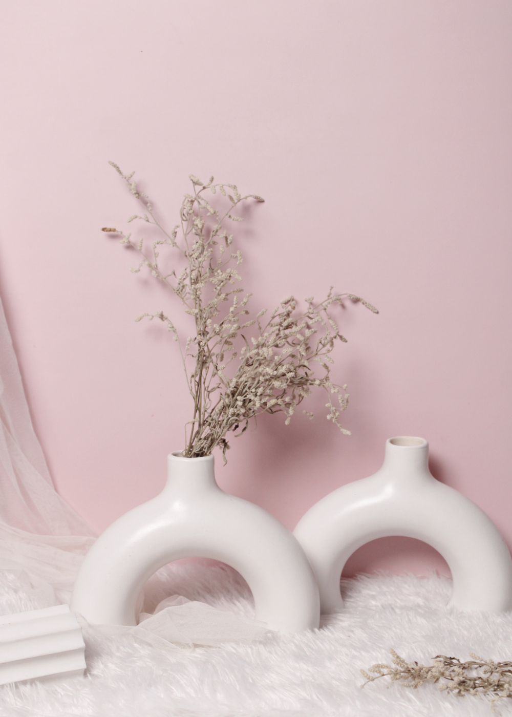 Ceramic half donut vase white 