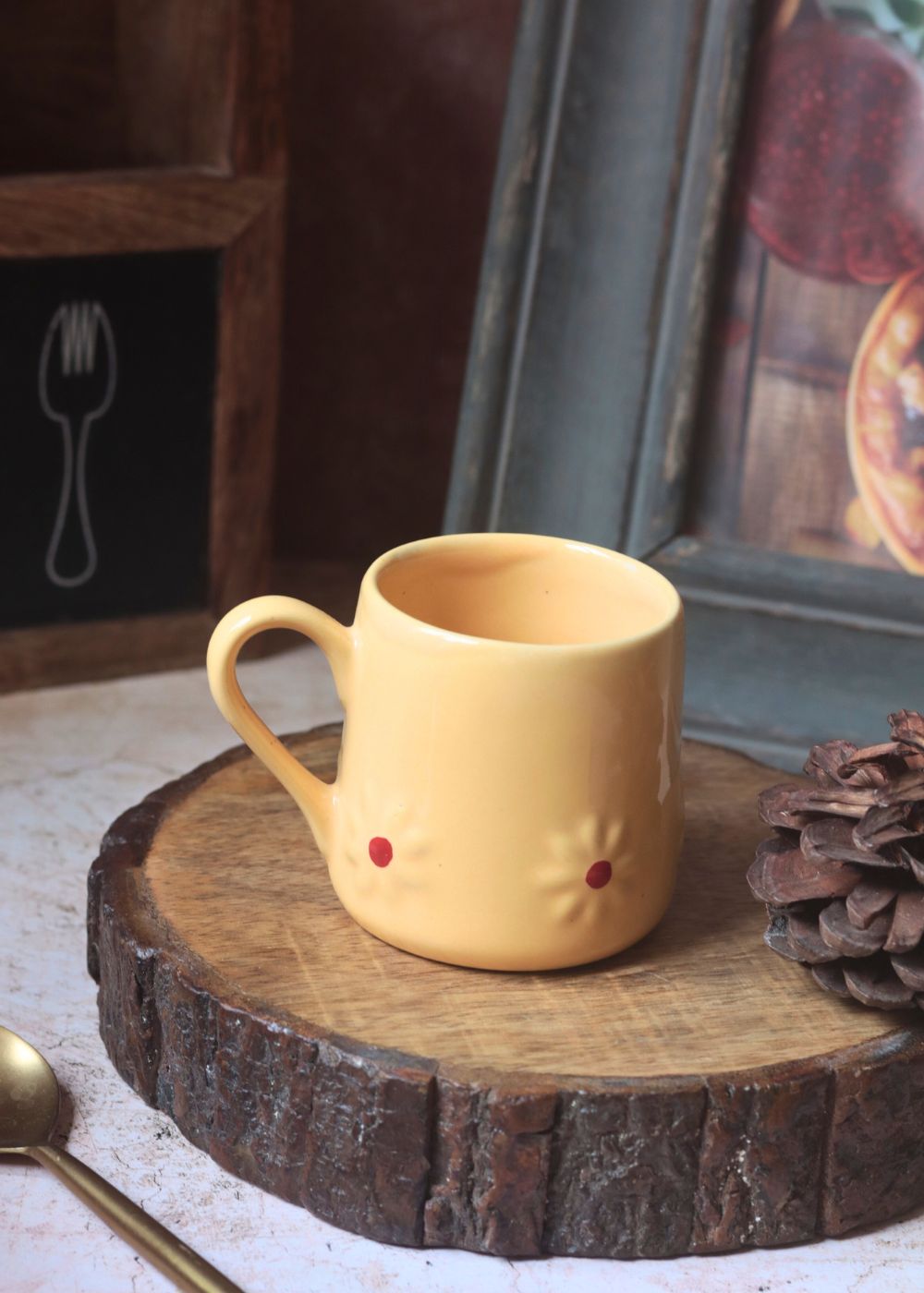 Yellow Lily Mug made by ceramic