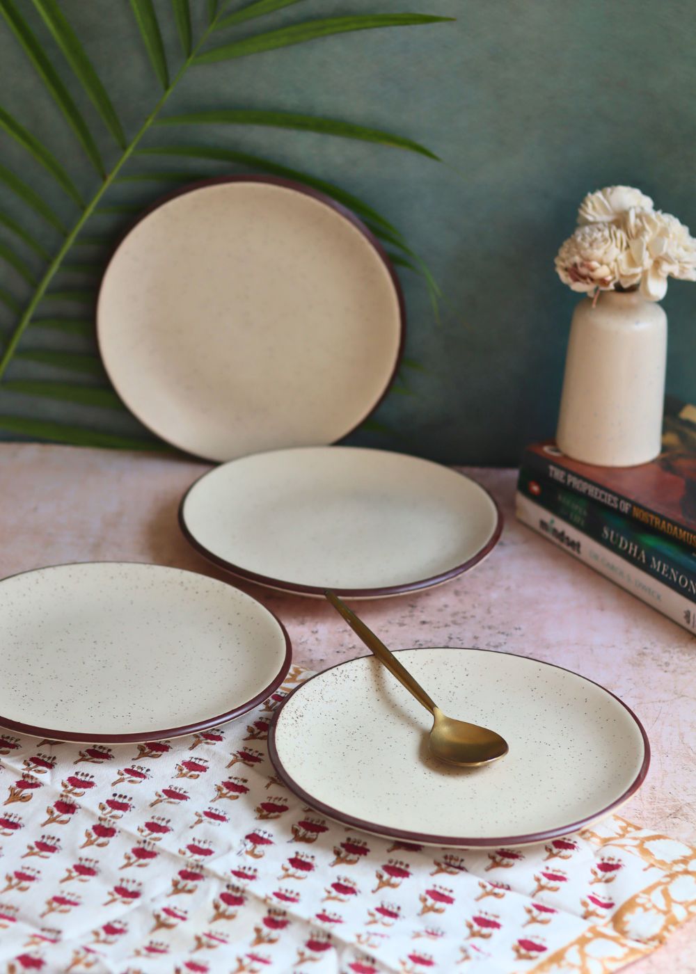 Set of 4 - Ivory Bliss Quarter Plate made by ceramic