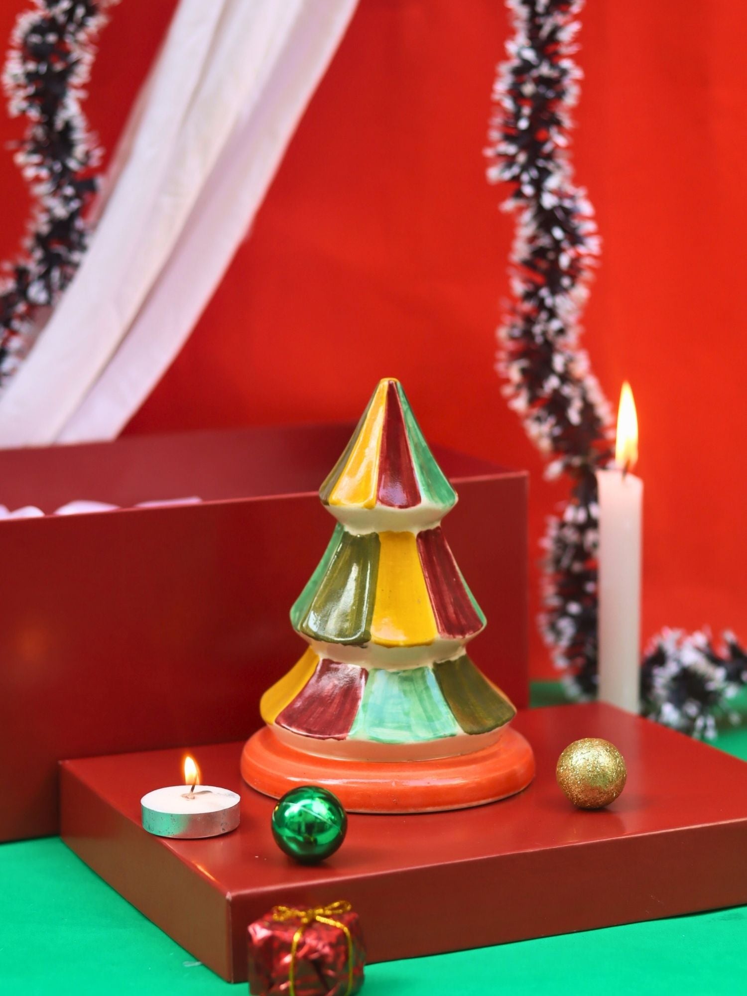 Vibrant Christmas tree in a Gift Box with premium quality material
