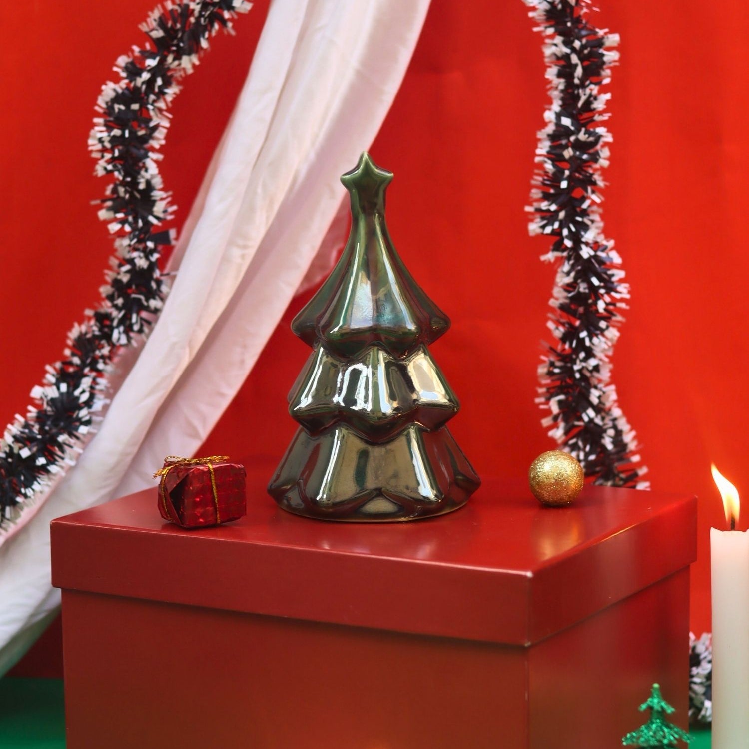 Green Star Christmas tree in a Gift Box made by ceramic