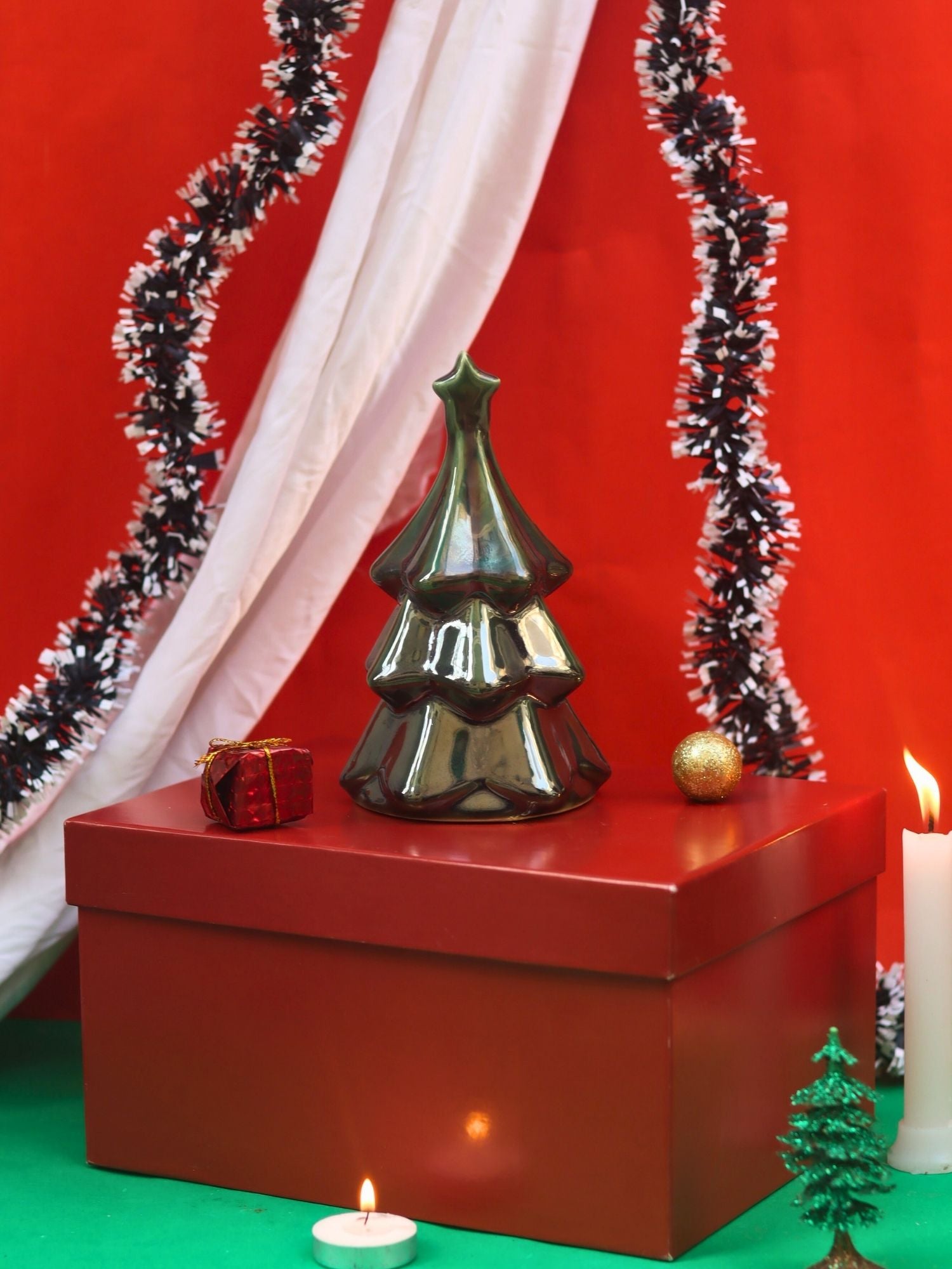 Green Star Christmas tree in a Gift Box made by ceramic