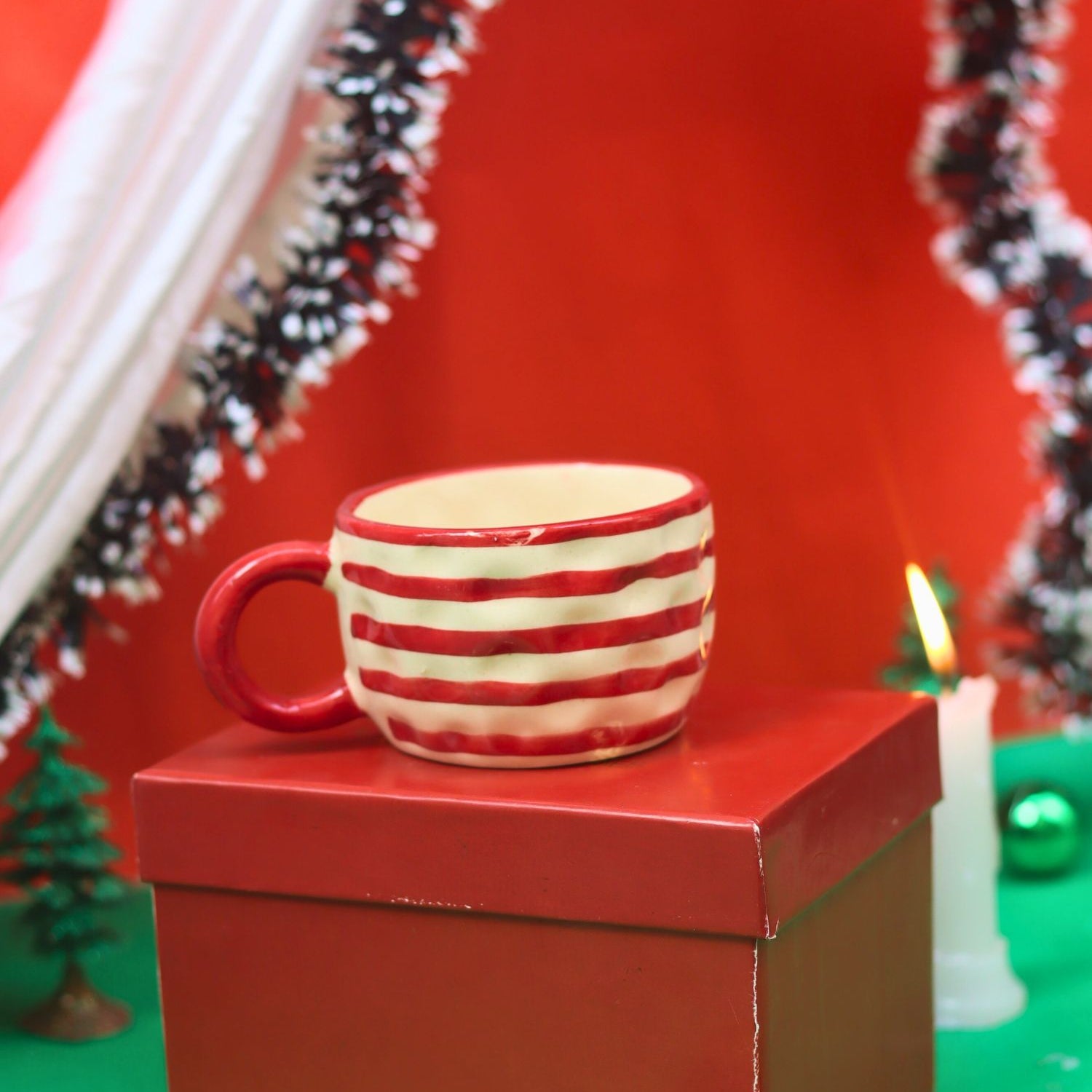 Red Lined Mug in a Gift Box made by ceramic