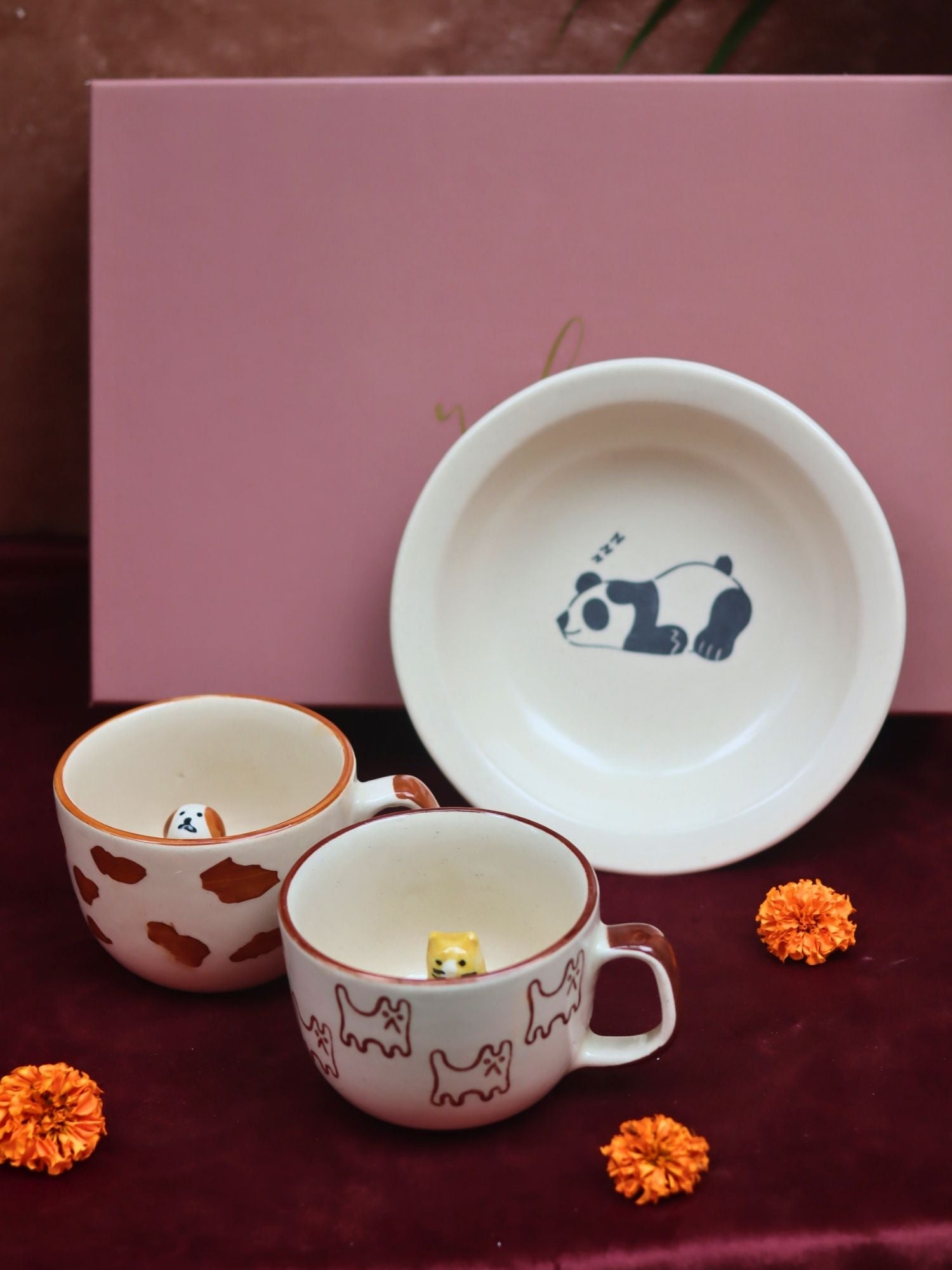 The Pawfect Luxe Rakhi Gift Hamper mde by ceramic