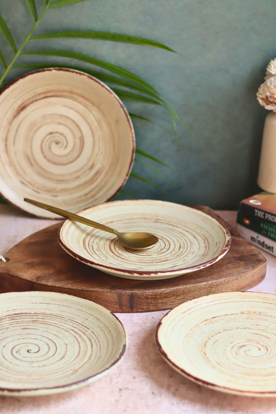 Set of 4 - Brown & White Quarter Plate made by ceramic