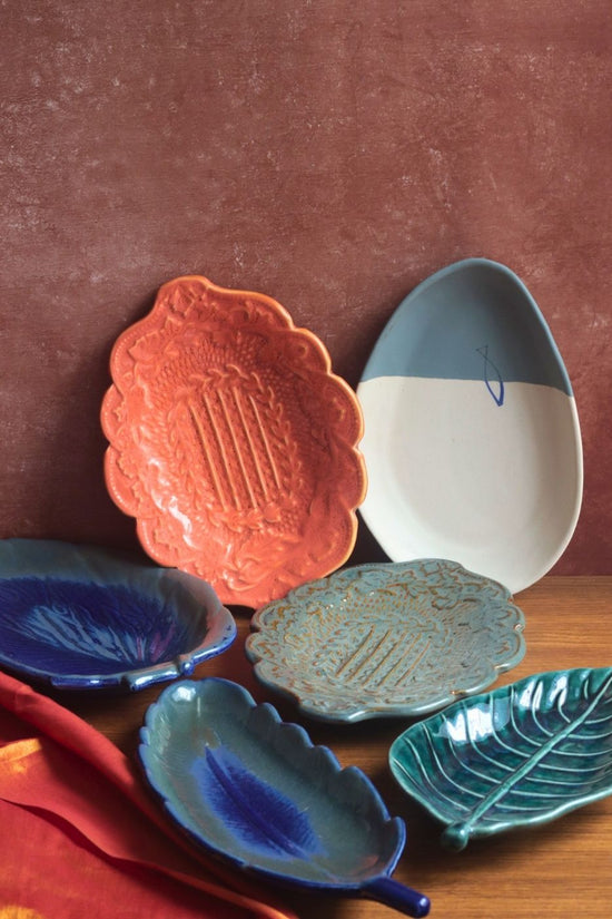 Set of 6 Textured Plates (for the price of 5) made by ceramic