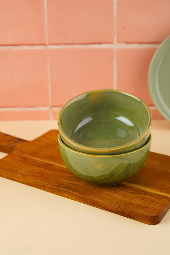 ceramic bowl with glossy look 