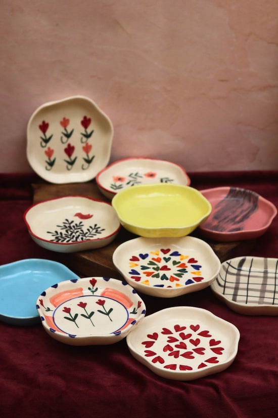 Set of 10 Hotselling Dessert plates (for the price of 7)