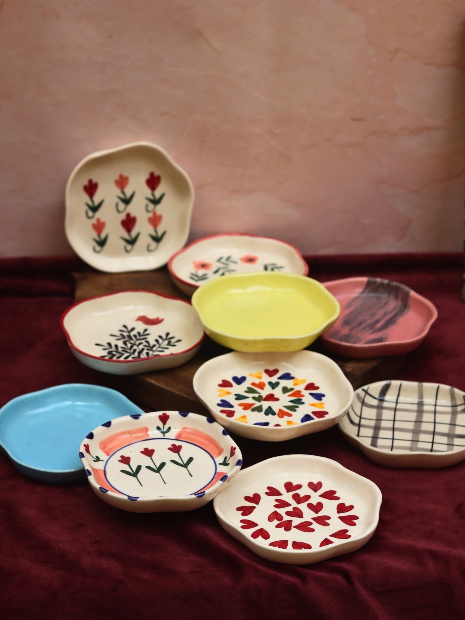 Set of 10 Hotselling Dessert plates (for the price of 7)