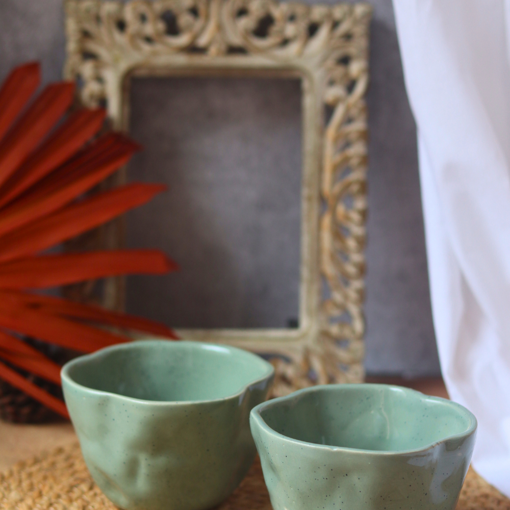 Ceramic wavy bowls 