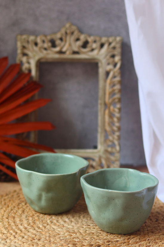 Ceramic wavy bowls 