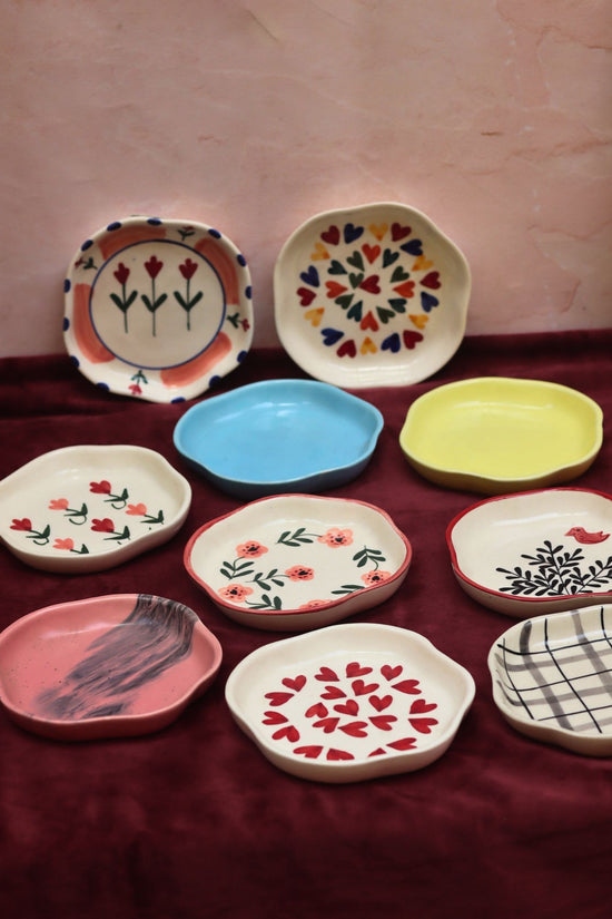 Set of 10 Hotselling Dessert plates (for the price of 7)