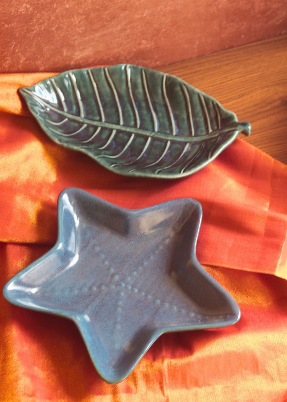 Foilage leaf & Starfish Platter - Set of 2 made by ceramic