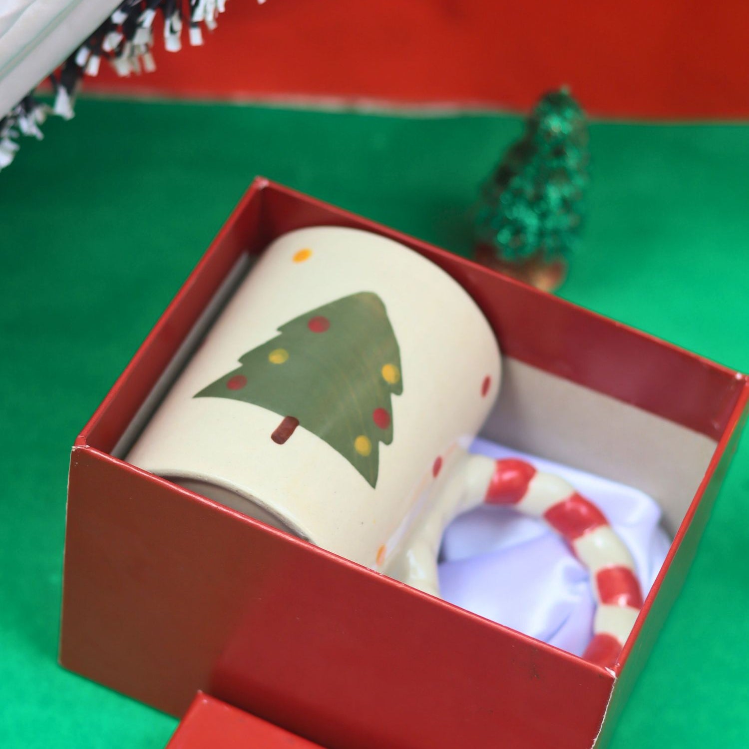 The OG Christmas Mug in a Gift Box made by ceramic