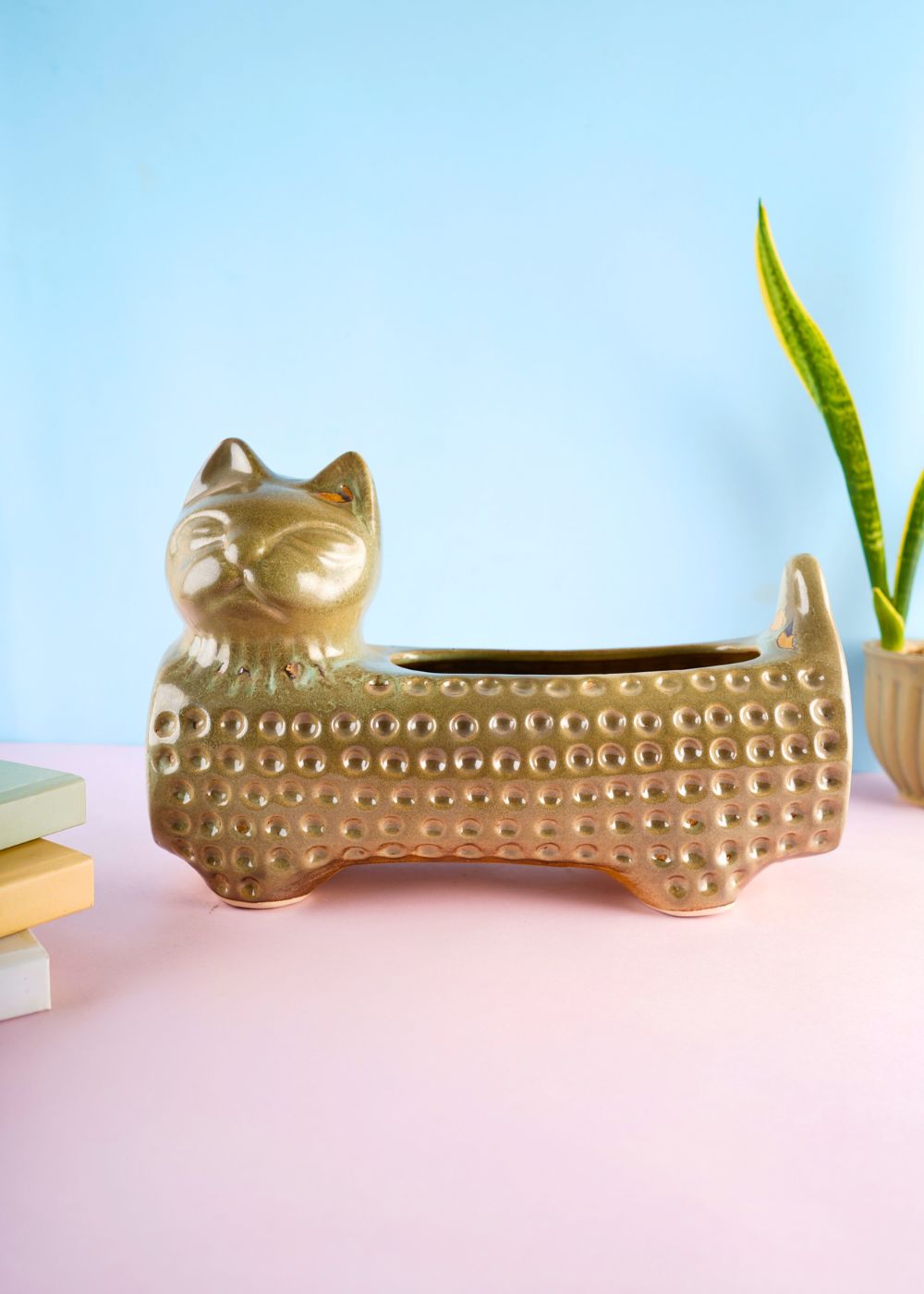 grey cat planter with premium quality material