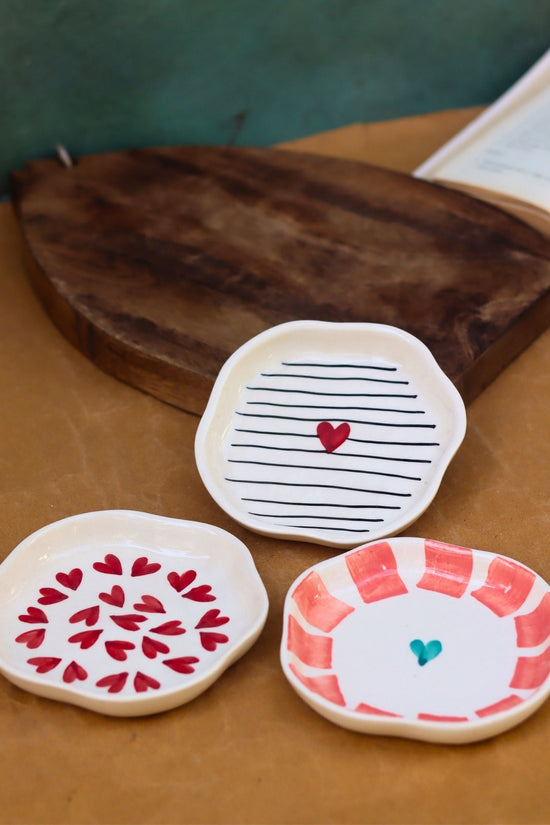 Set of 3 - Heart & Lined Dessert plate