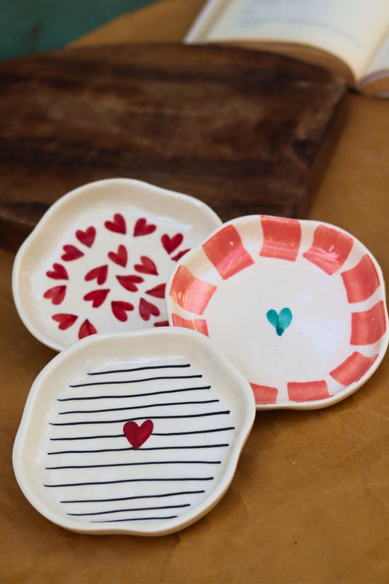 Set of 3 - Heart & Lined Dessert plate