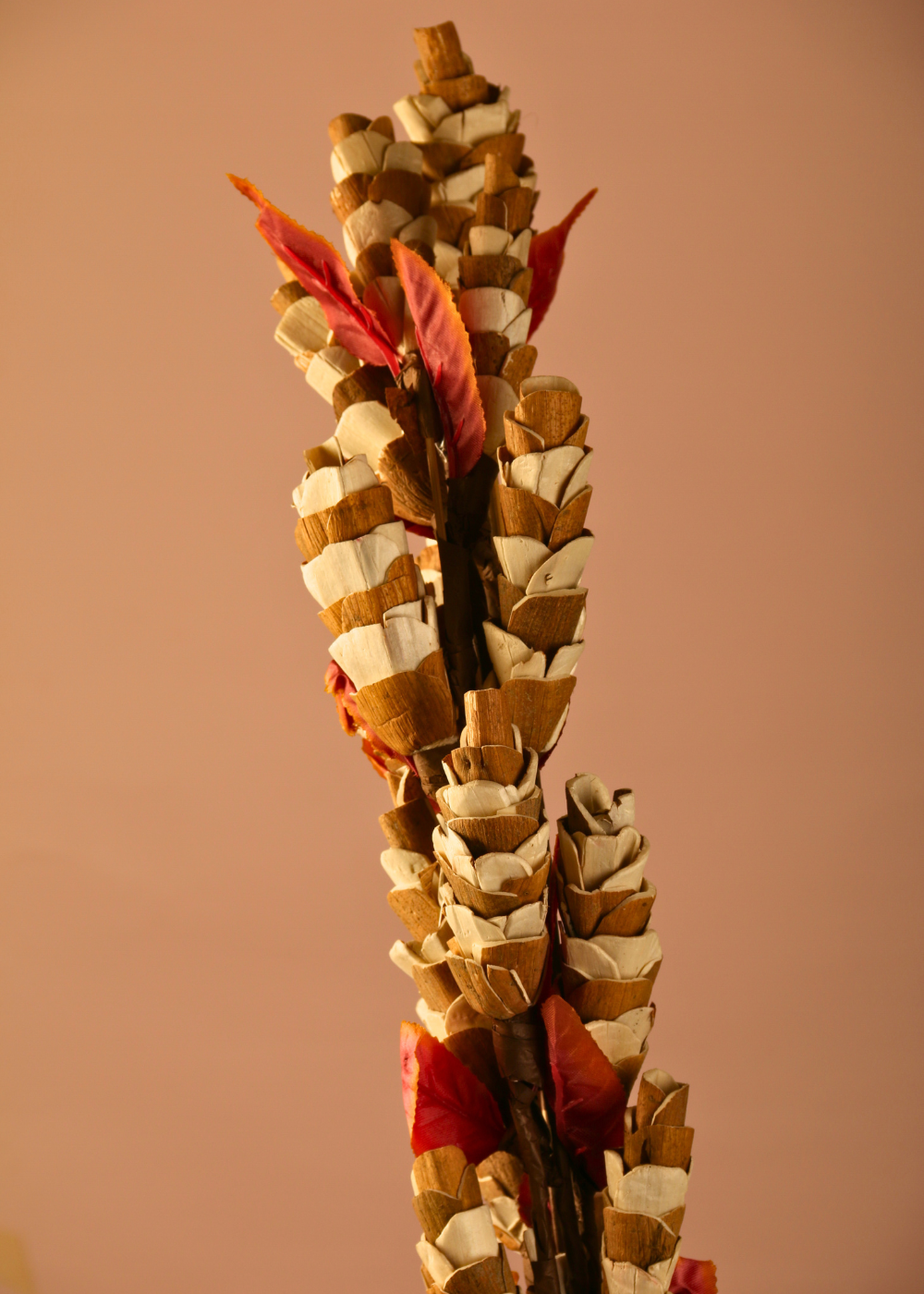 Dried flower bouquet brown chains