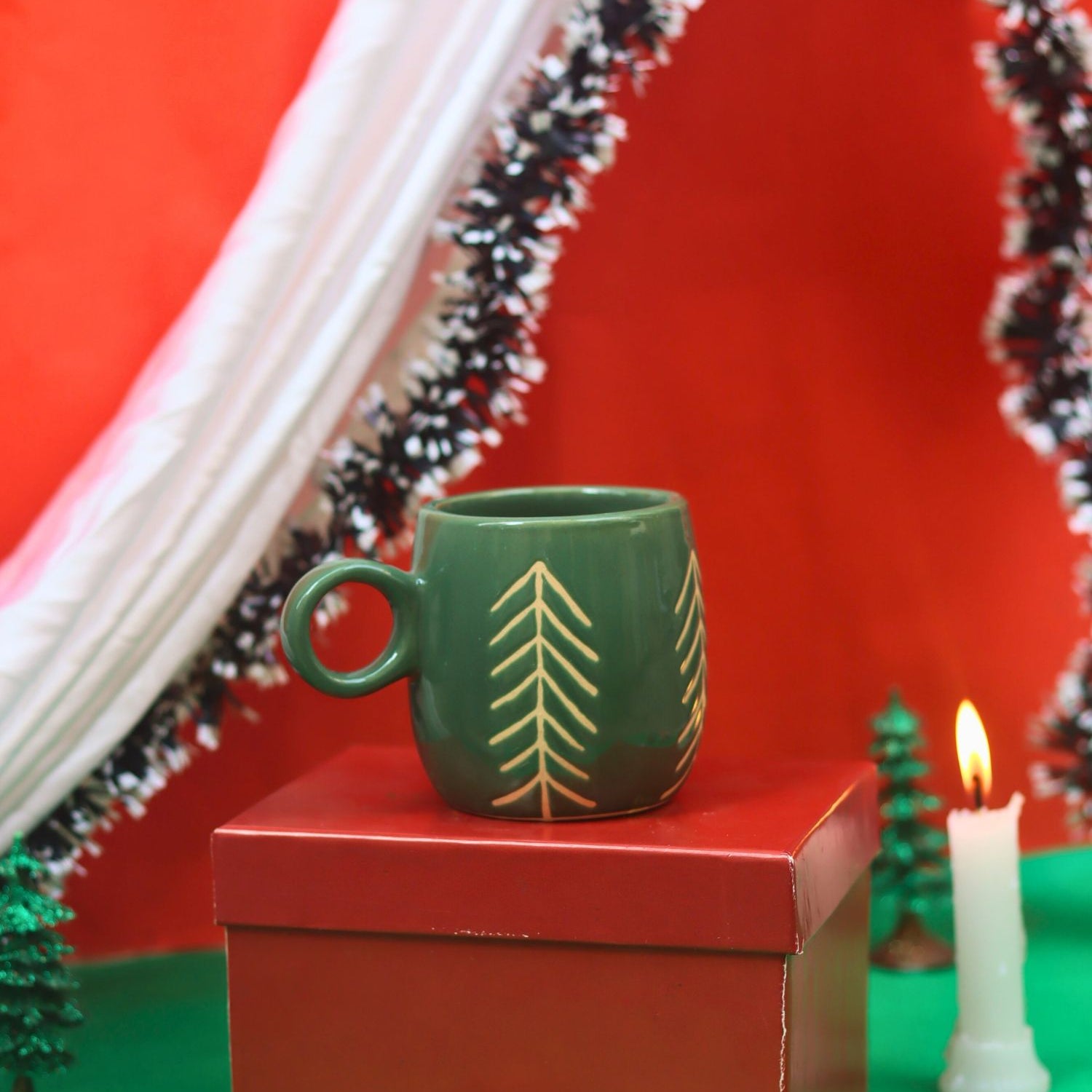 Christmas Tree Cuddle Mug - Green in a Gift Box made by ceramic