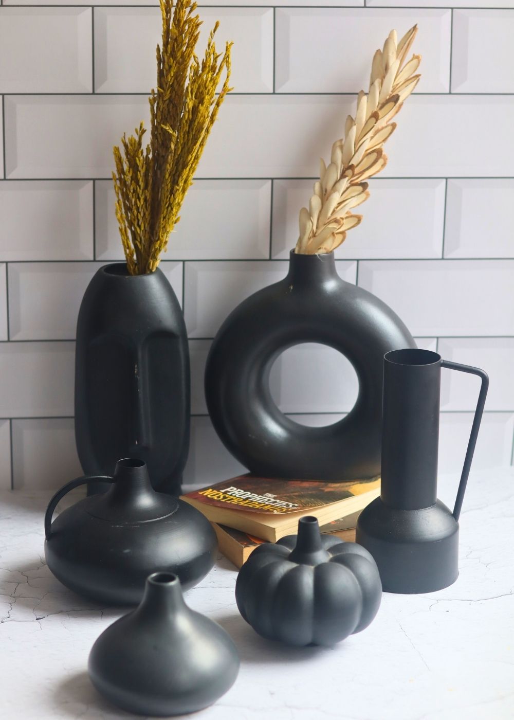 set of 6  black vases for the price of 5 combo