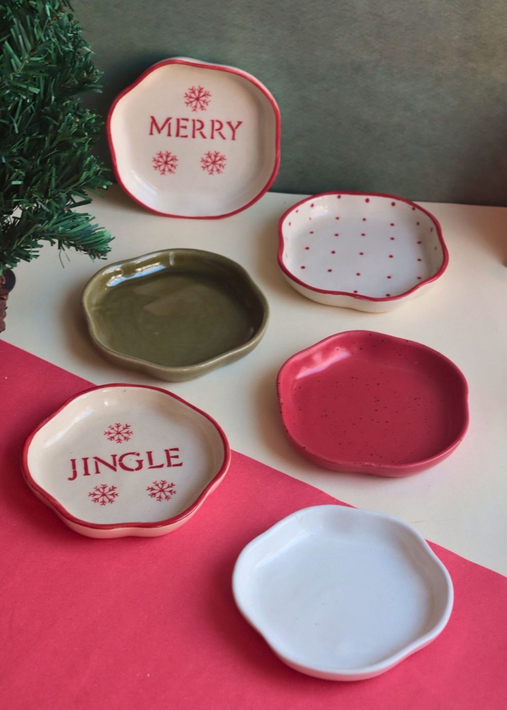 Set of 6 Twinkling Dessert plates (for the price of 5) made by ceramic