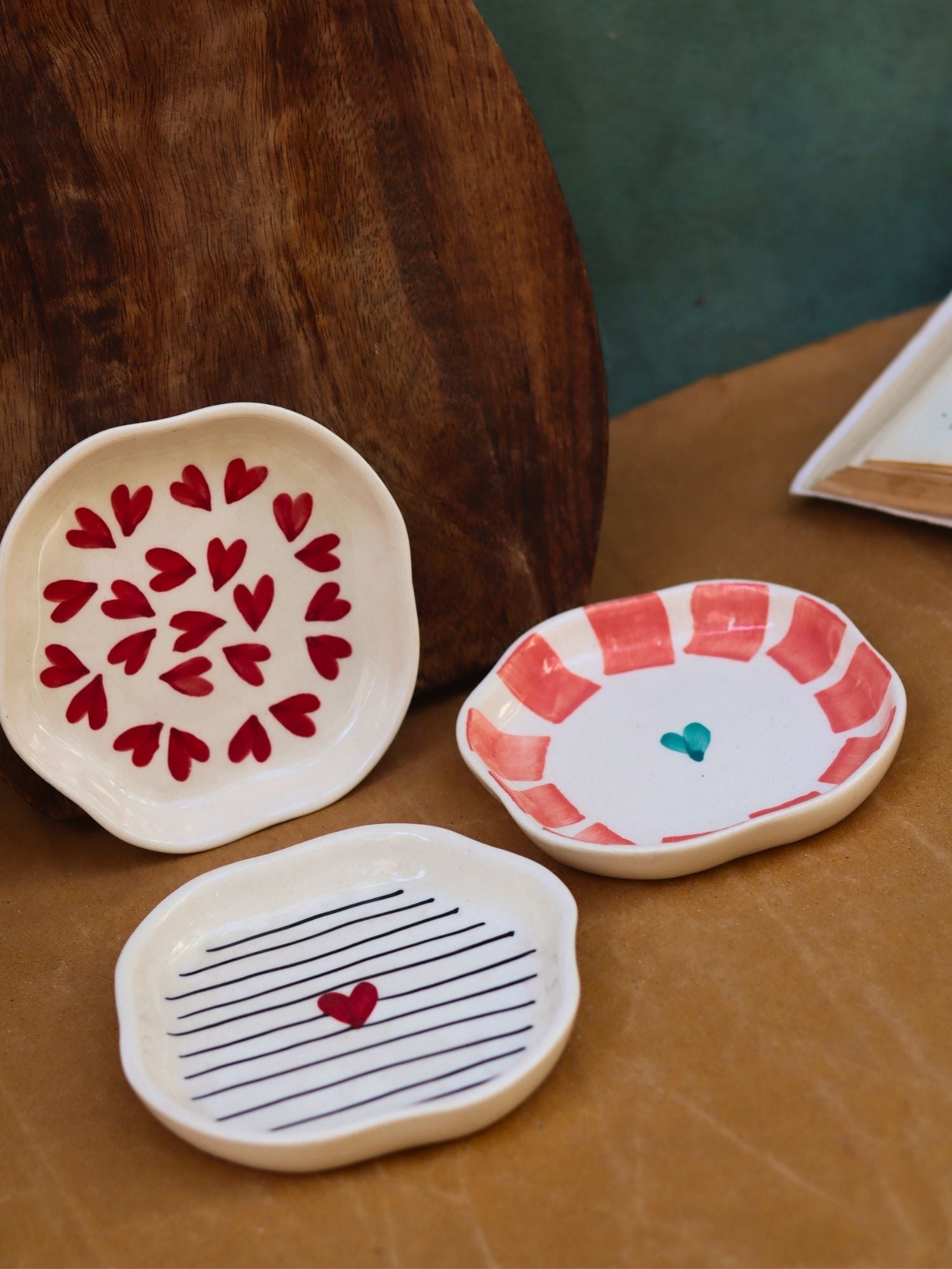 Set of 3 - Heart & Lined Dessert plate