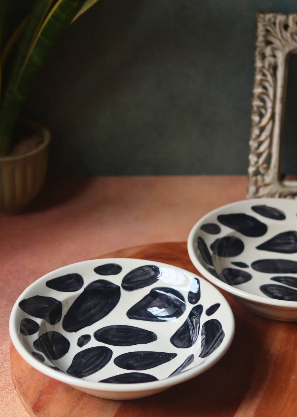 Ceramic pasta plates