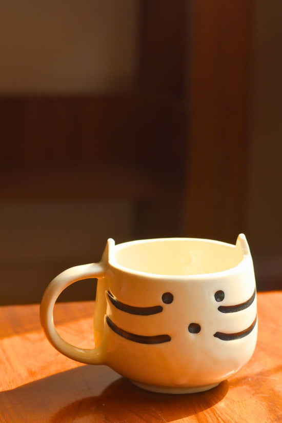 kitty mug for your favourite beverage
