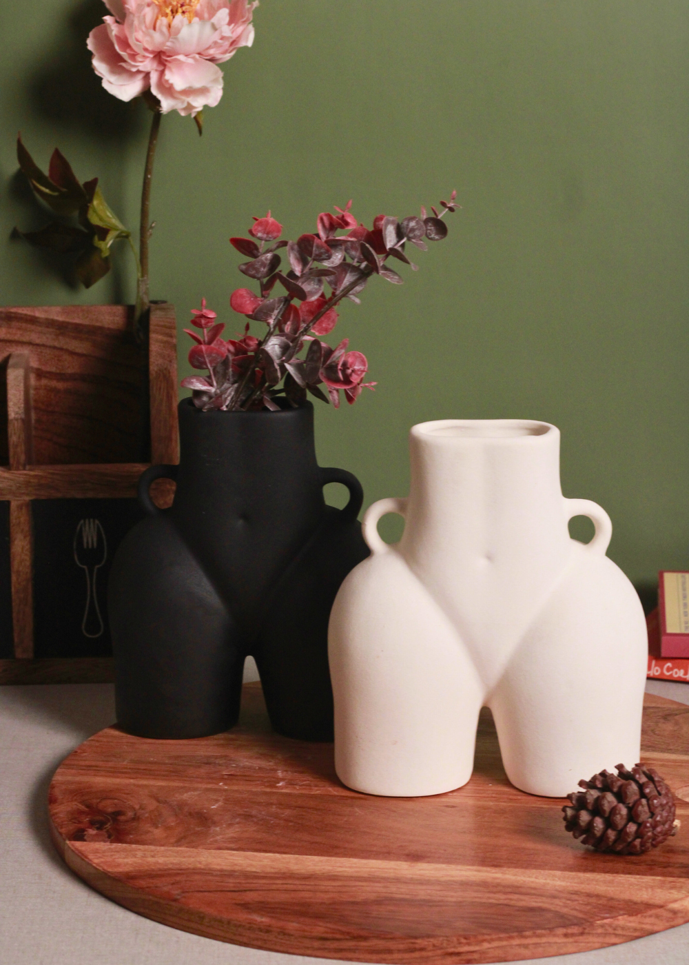 handmade black & white body vase set of two combo