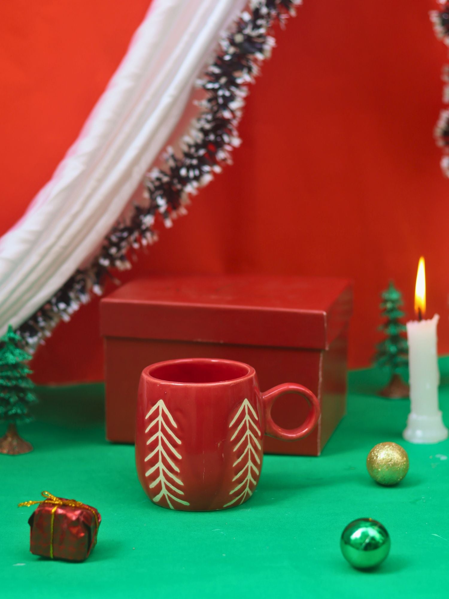 Christmas Tree Cuddle Mug - Red in a Gift Box made by ceramic