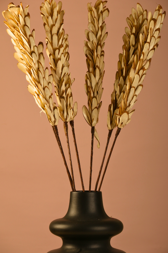 Handmade dried almond shaped bunch with vase