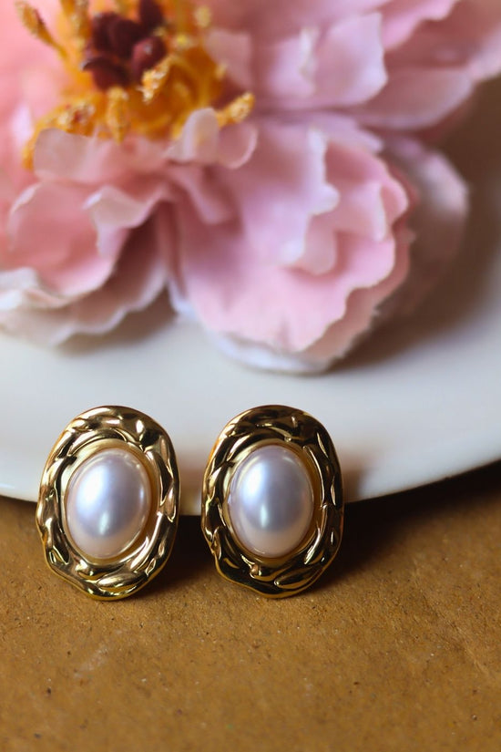 Anti tarnish Statement Pearl Earring