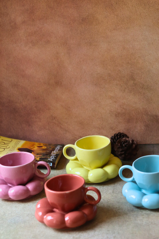 set of 4 cup & saucer with different colors